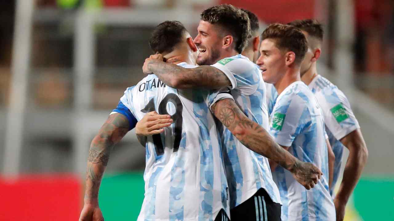 De Paul e Otamendi festeggiano per il successo