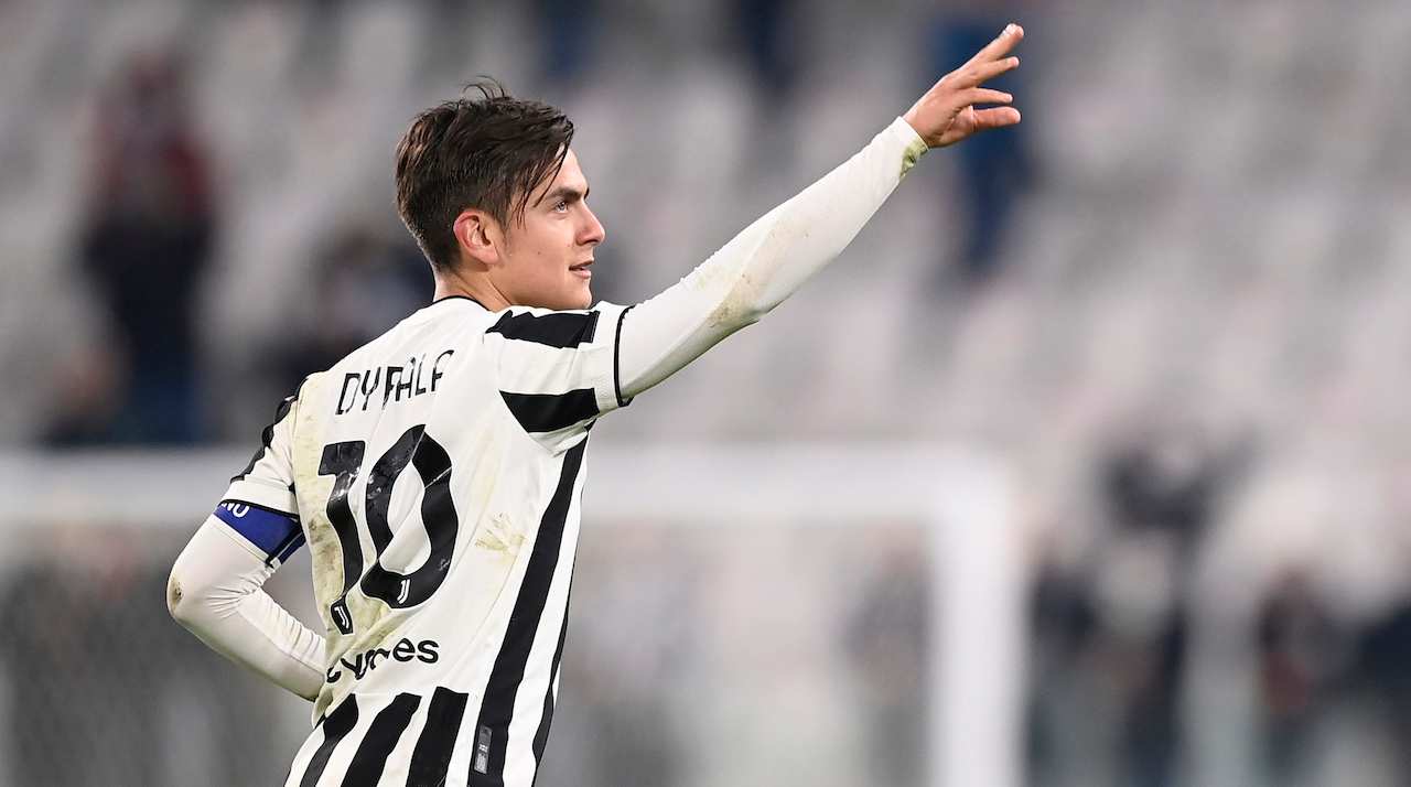 Dybala esulta dopo il gol