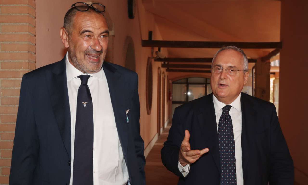 Lotito e Sarri sorridendo 