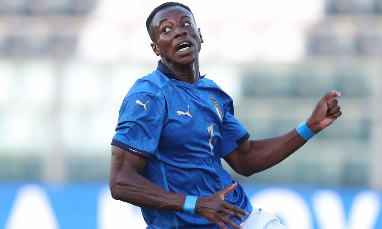 Kelvin Yeboah in azione con l'Italia