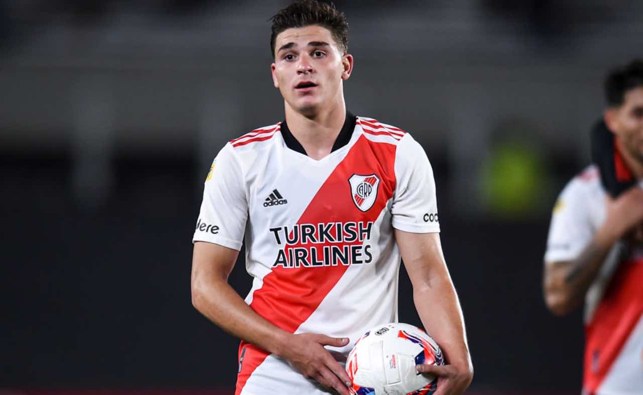 Julian Alvarez in River-Patronato