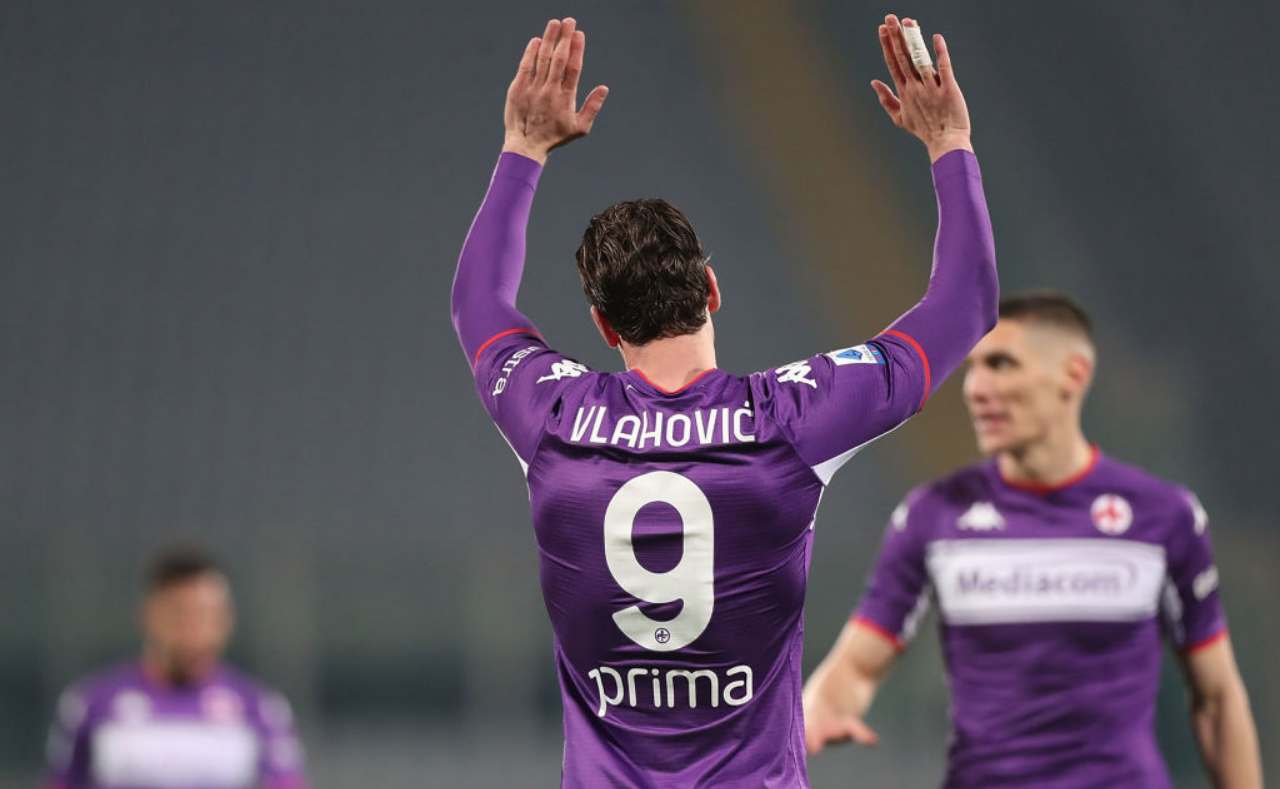 Vlahovic saluta