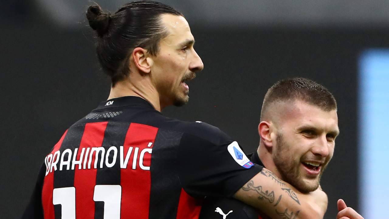 Ibrahimovic e Leao si abbracciano Milan