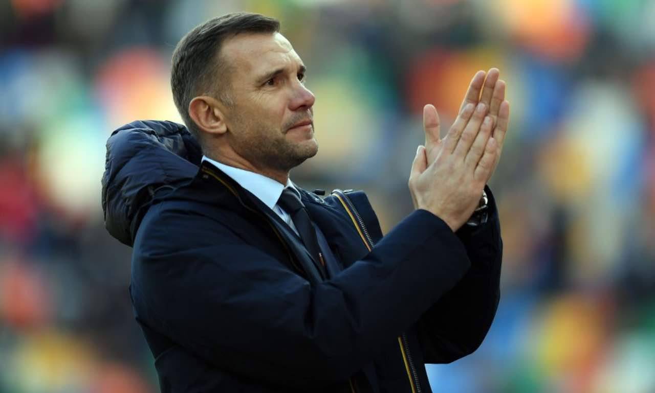 Shevchenko applaude i tifosi del Genoa