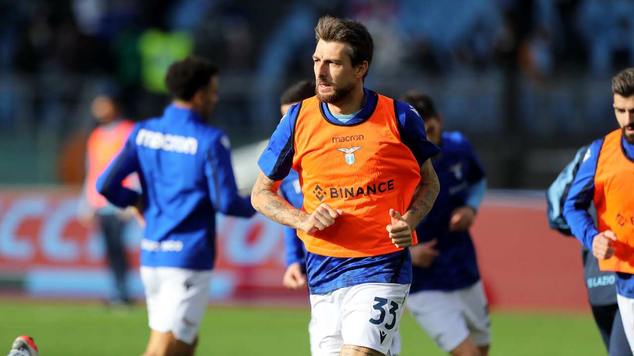 Francesco Acerbi durante il riscaldamento