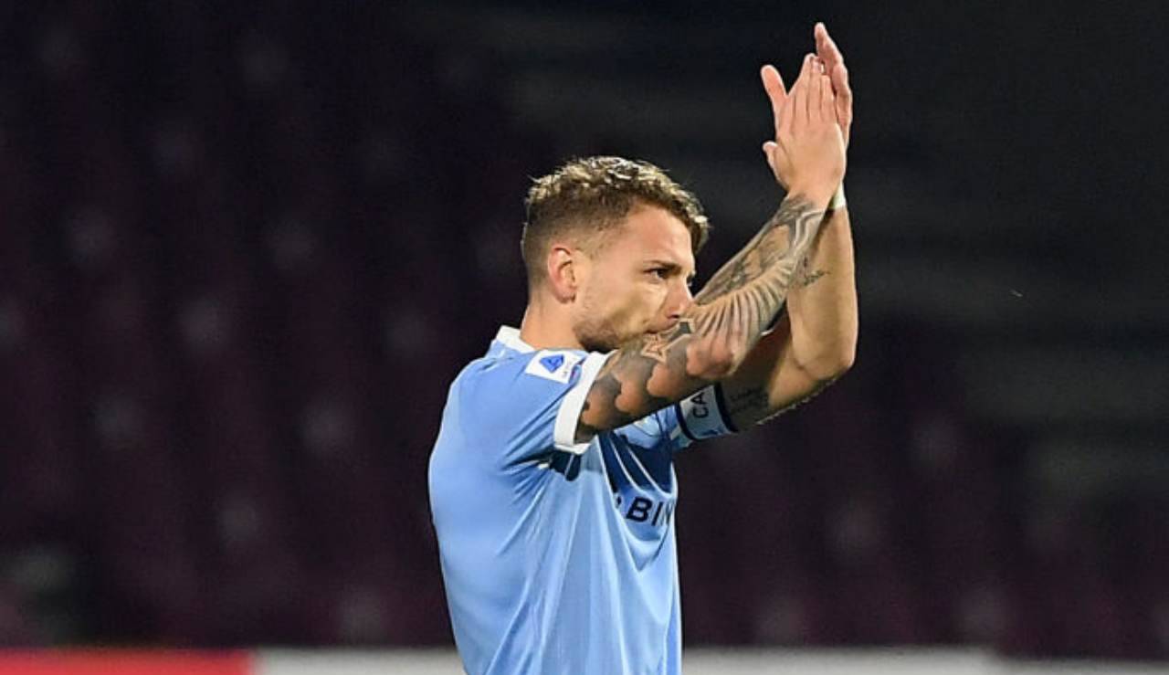 Immobile applaude