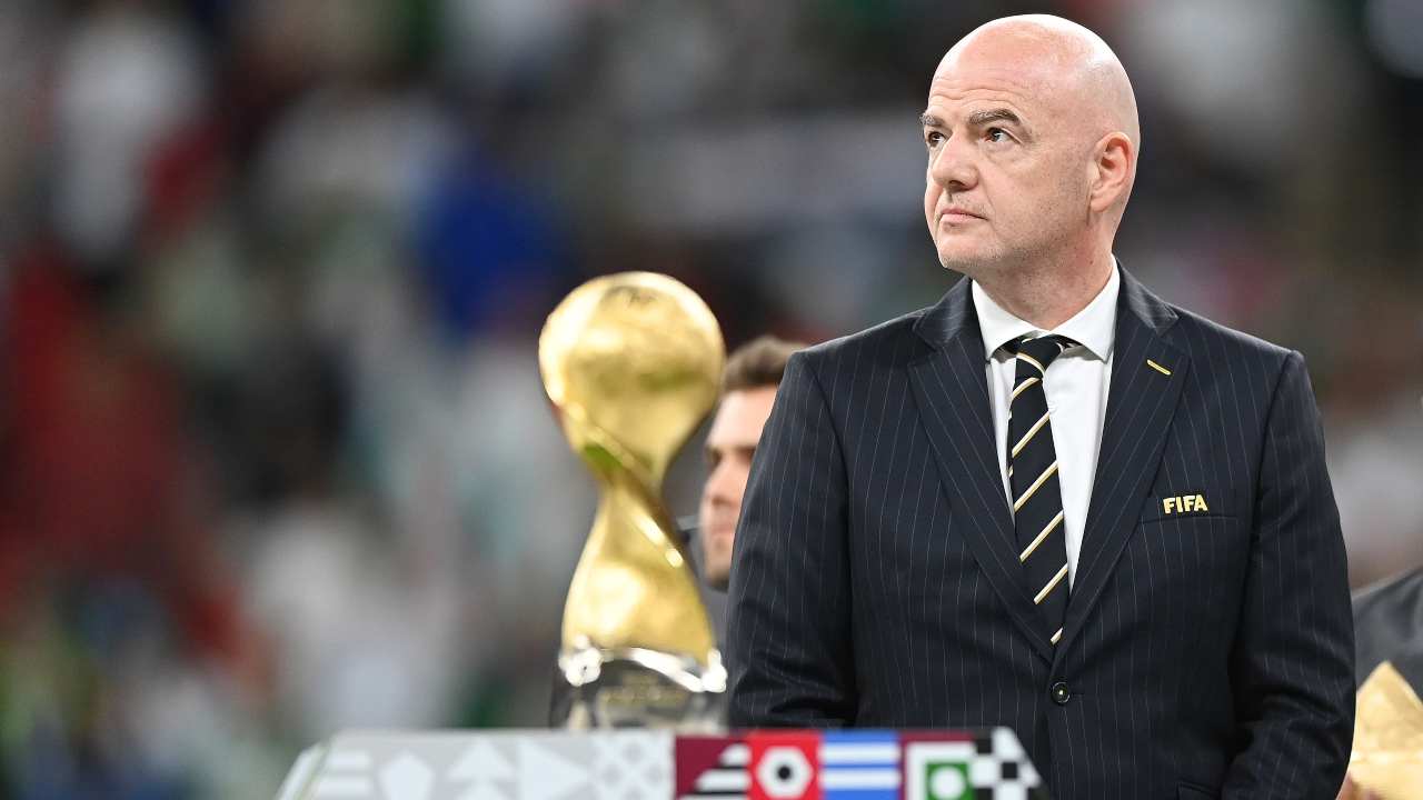 Infantino pensieroso