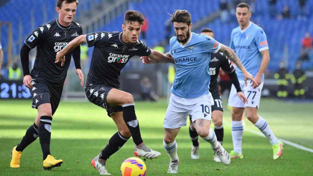 Un'azione di gioco durante Lazio-Empoli