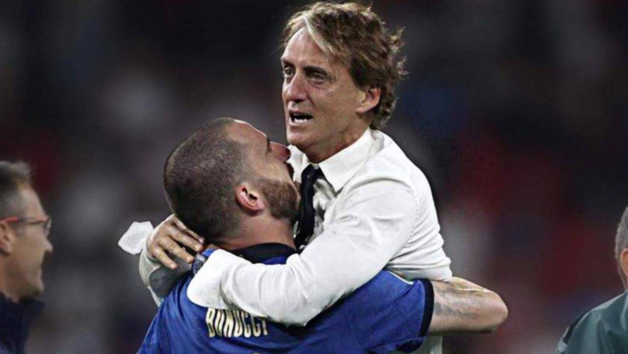 Mancini abbraccia Bonucci