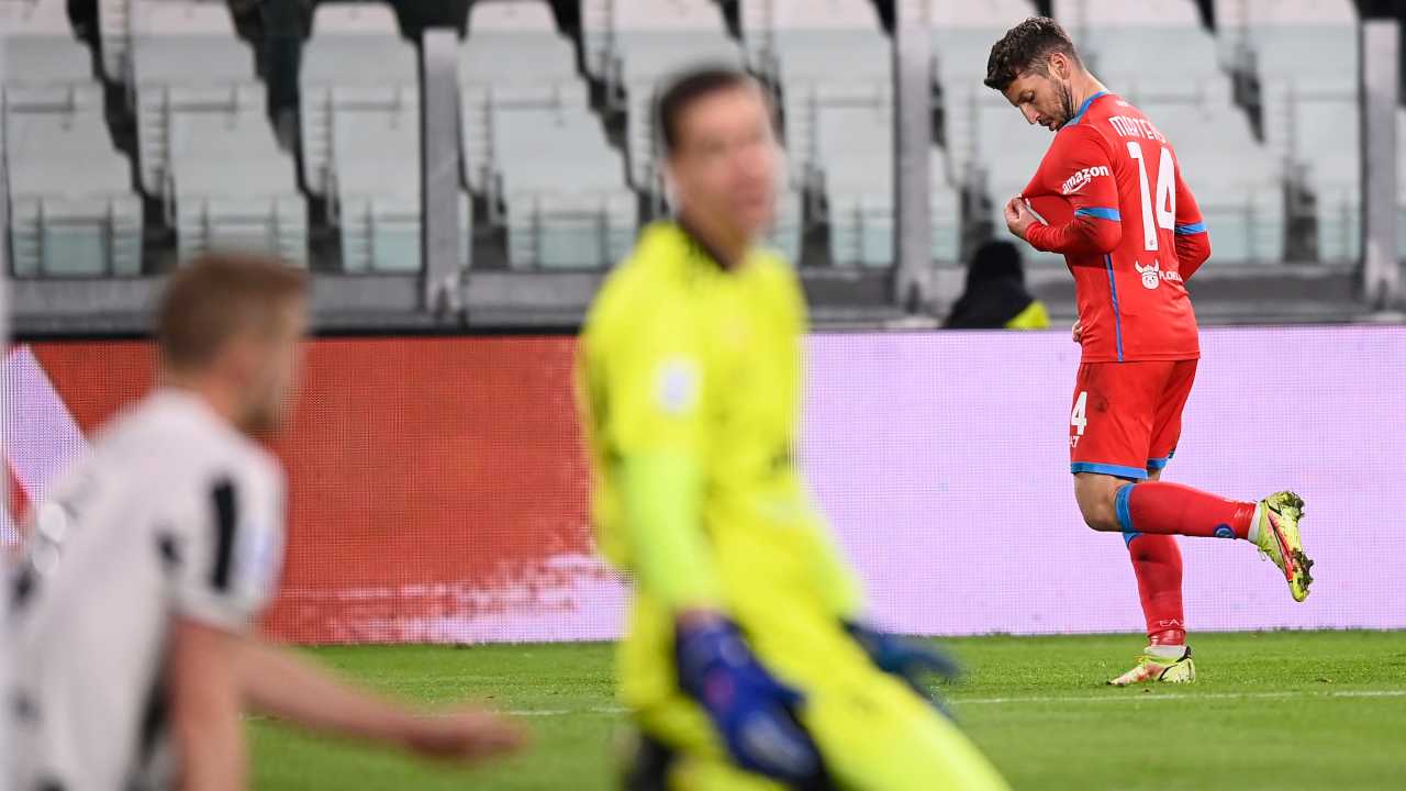 Mertens esulta dopo il gol alla Juventus