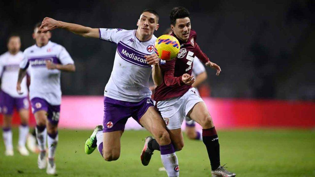 Milenkovic in azione in Torino-Fiorentina