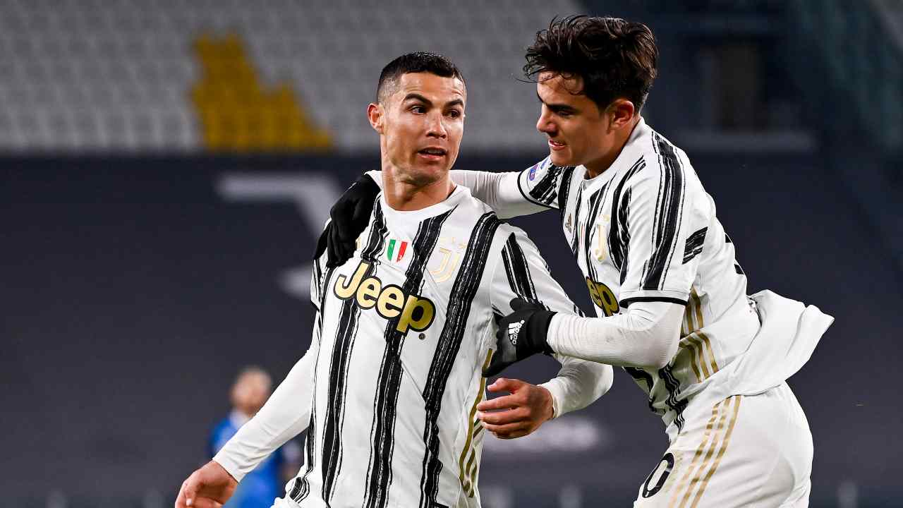 Ronaldo e Dybala esultano