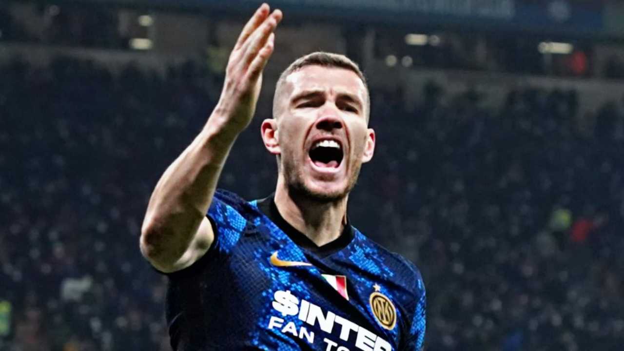 Dzeko urla ed esulta dopo il gol Inter