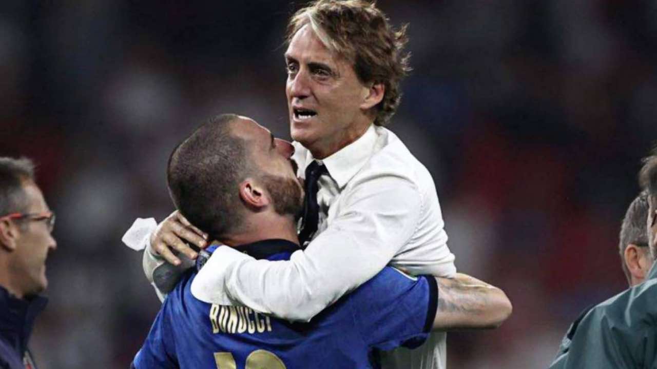Mancini e Bonucci si abbracciano