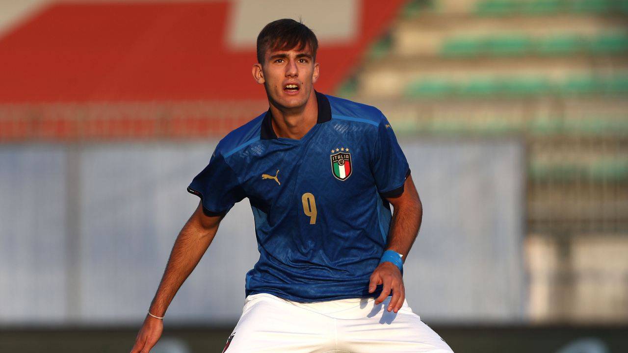 Lucca con la maglia della Nazionale Under 21