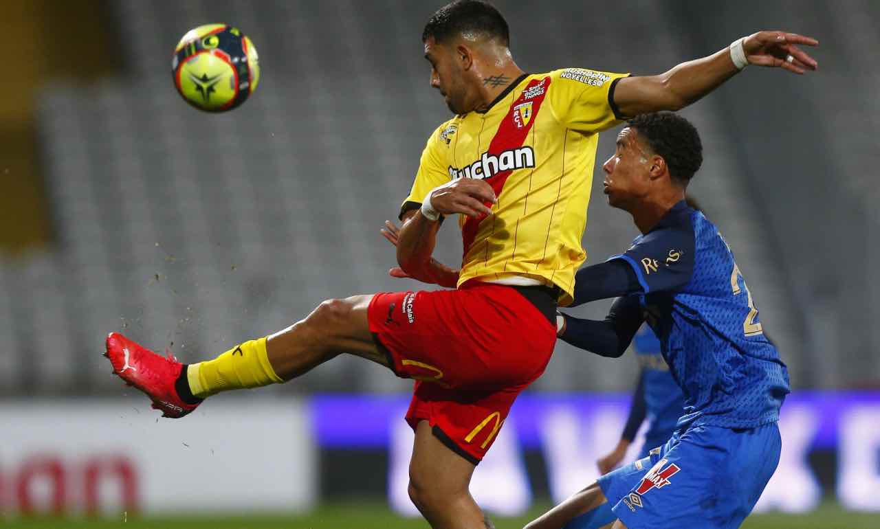 Hugo Ekitike in campo con il Reims