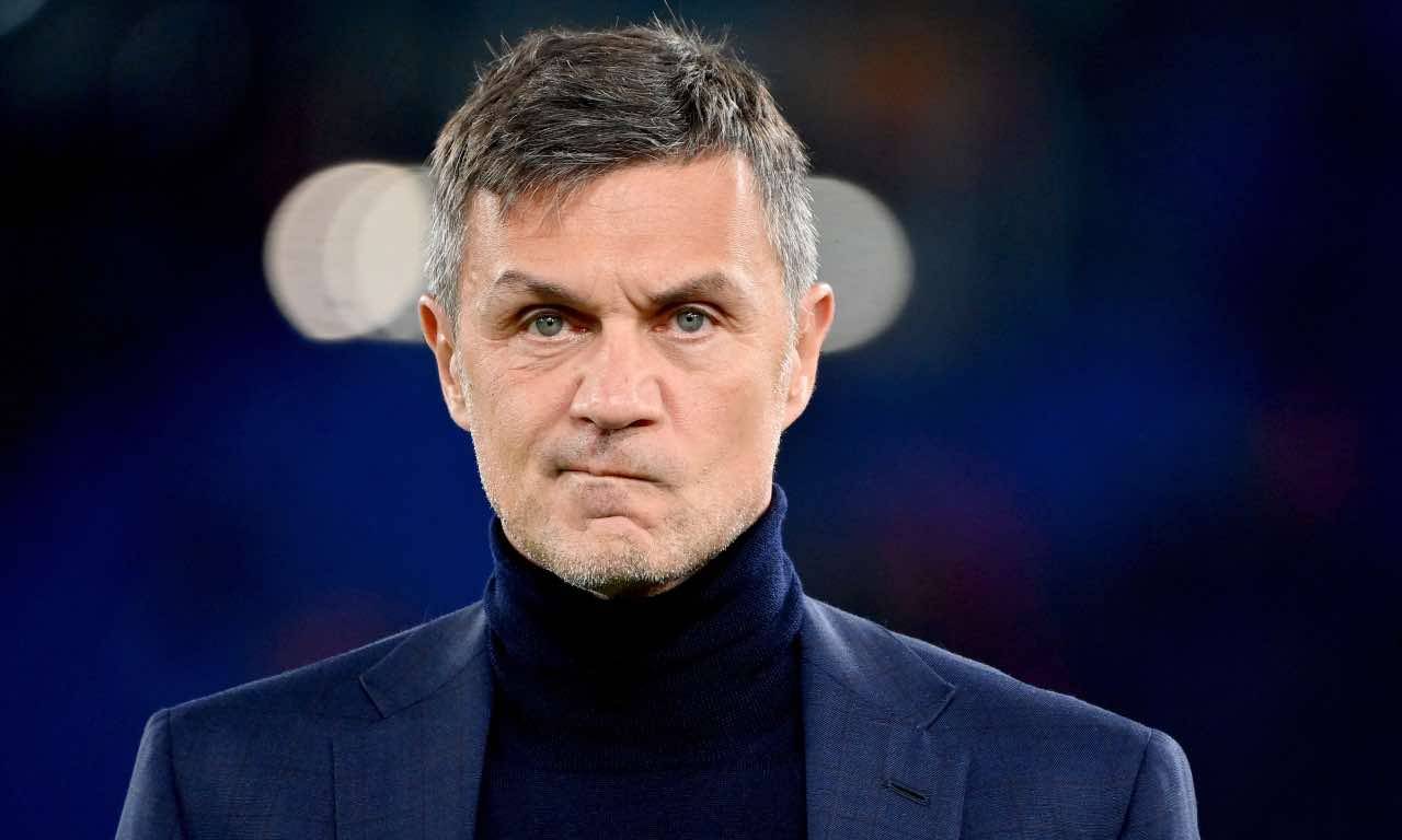 Paolo Maldini pensieroso 