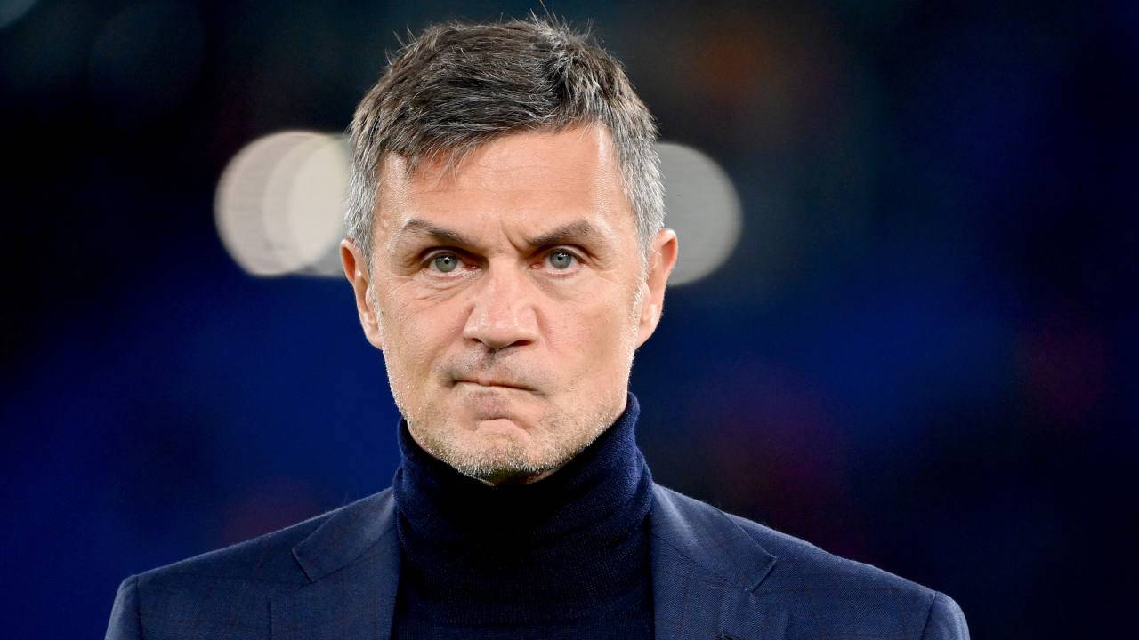 Paolo Maldini pensieroso