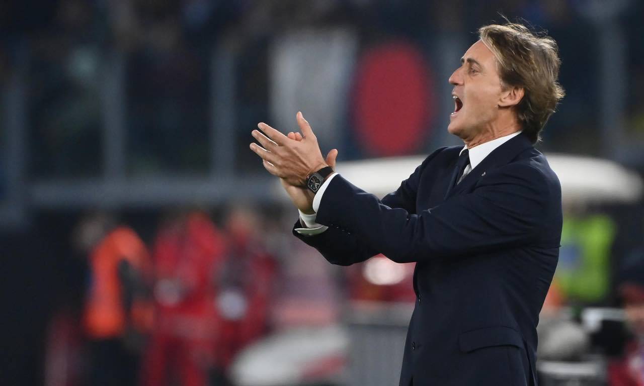 Mancini applaude la squadra