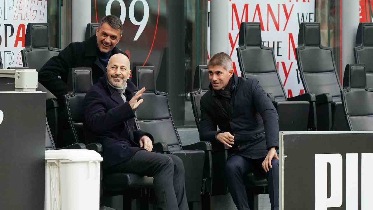 Ivan Gazidis, Paolo Madini e Frederic Massara sorridono Milan