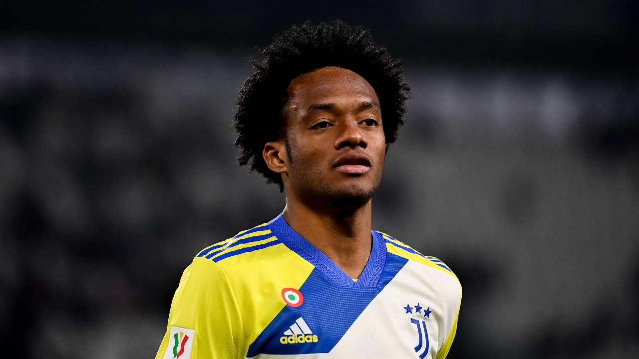 Cuadrado guarda avanti Juventus