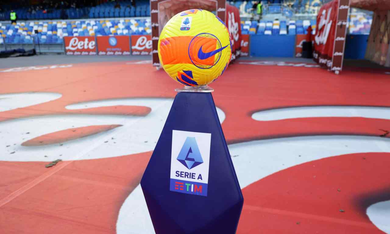 Pallone di Serie A al Maradona 