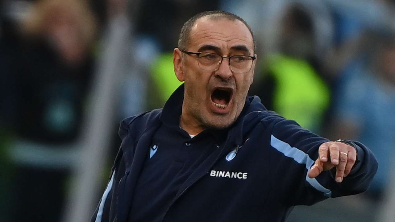 Sarri urla e indica avanti Lazio