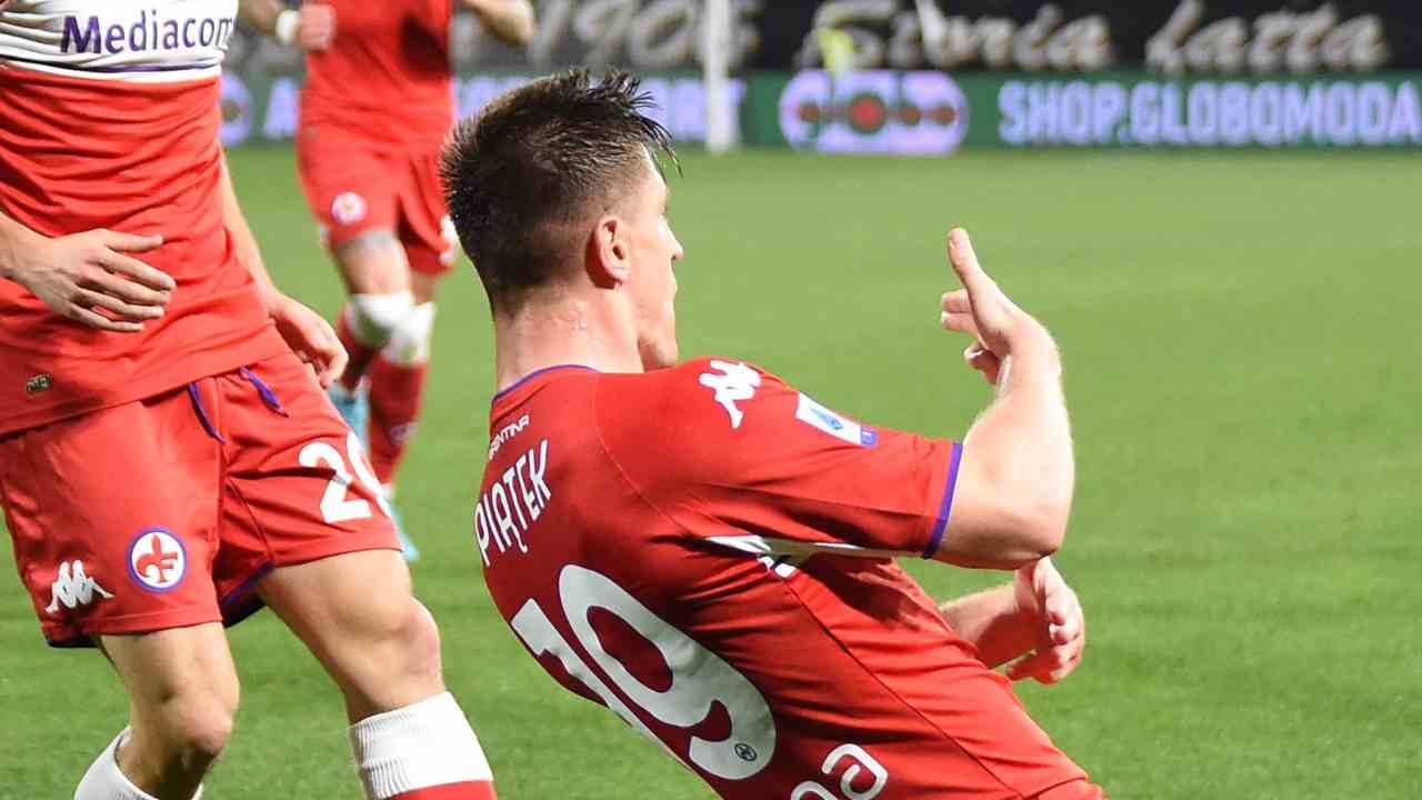 Piatek esulta dopo il gol Fiorentina