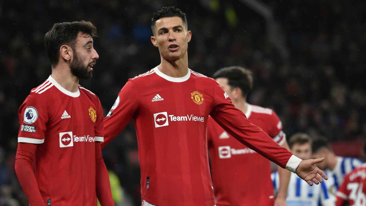Ronaldo allarga le braccia sconsolato Manchester United