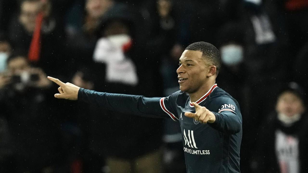 Kylian Mbappè esulta