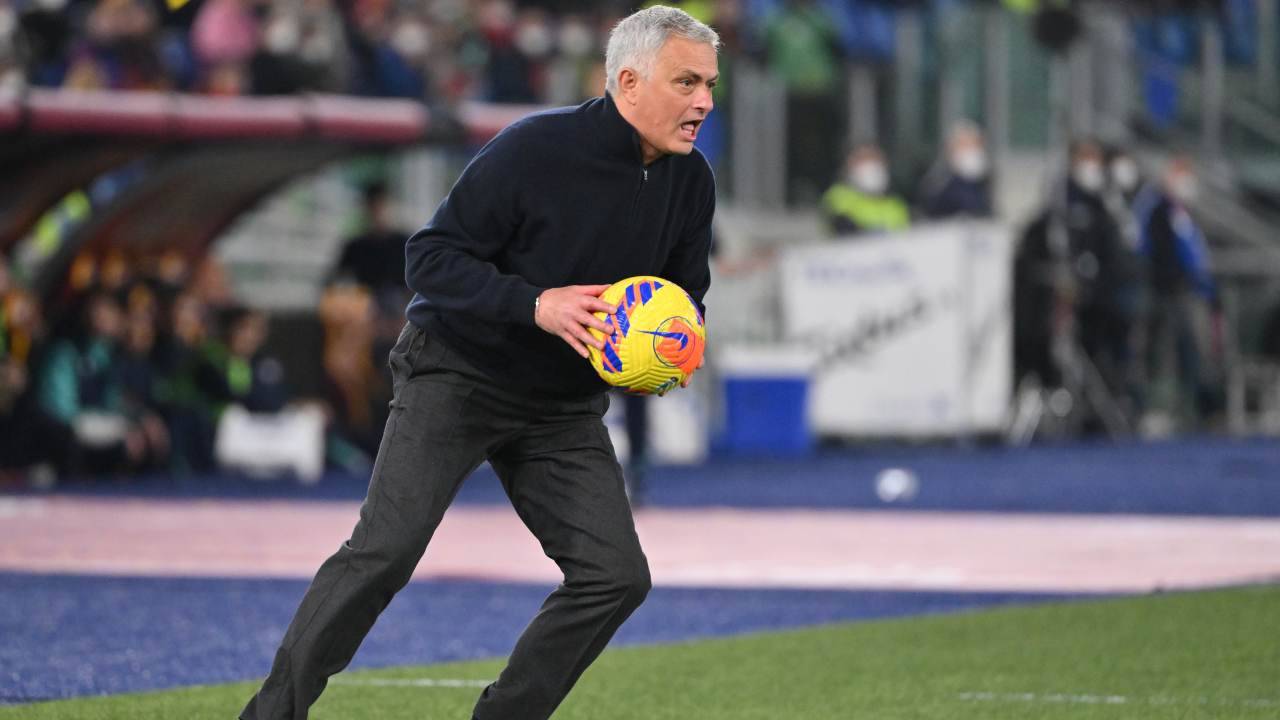 Josè Mourinho a bordocampo