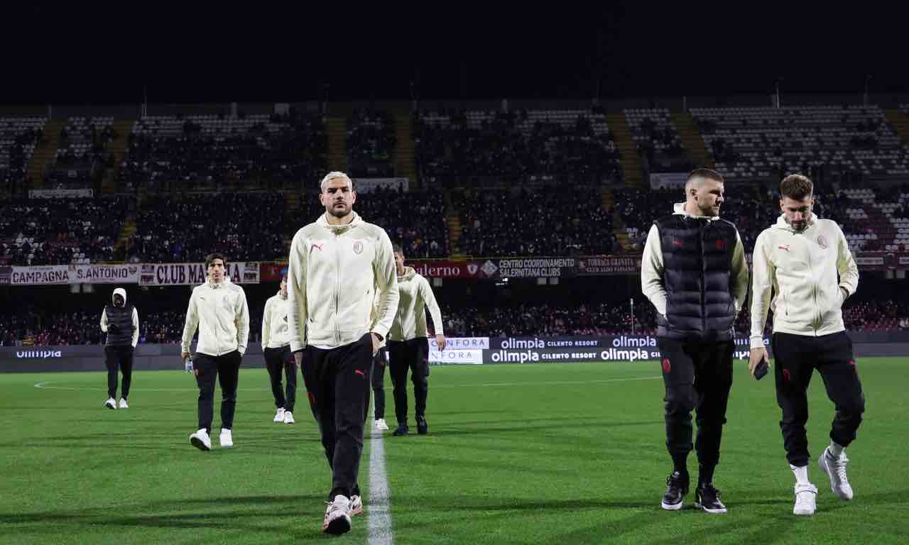 Theo Hernandez esce dal campo