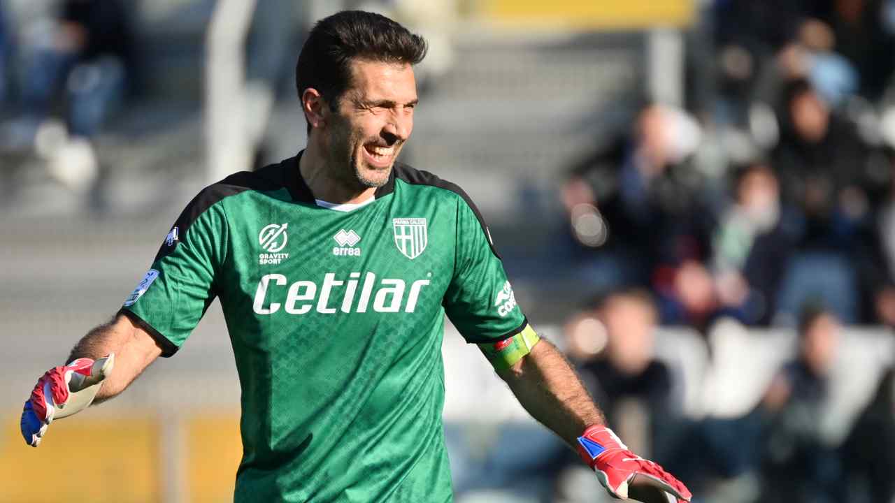 Buffon sorride Parma