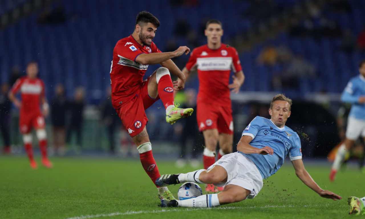 Fiorentina-Lazio, fatto di Leiva su Sottil 