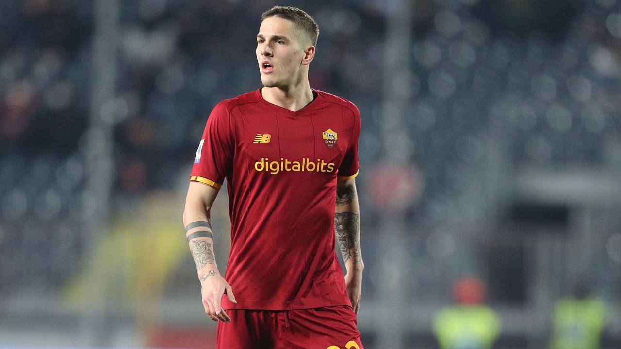 Nicolò Zaniolo pensieroso