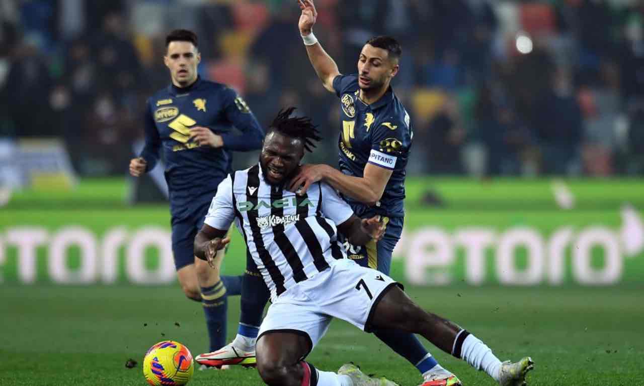 Il fallo di Mandragora in Udinese-Torino