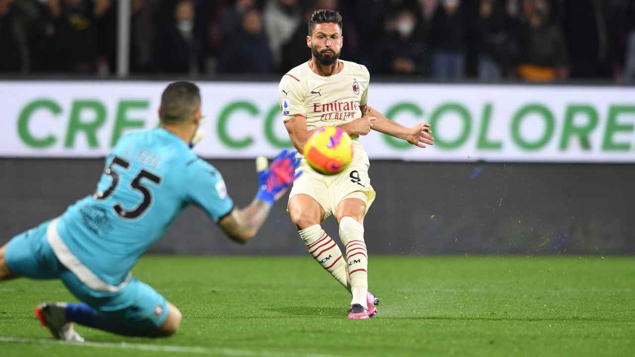 Giroud calcia in porta