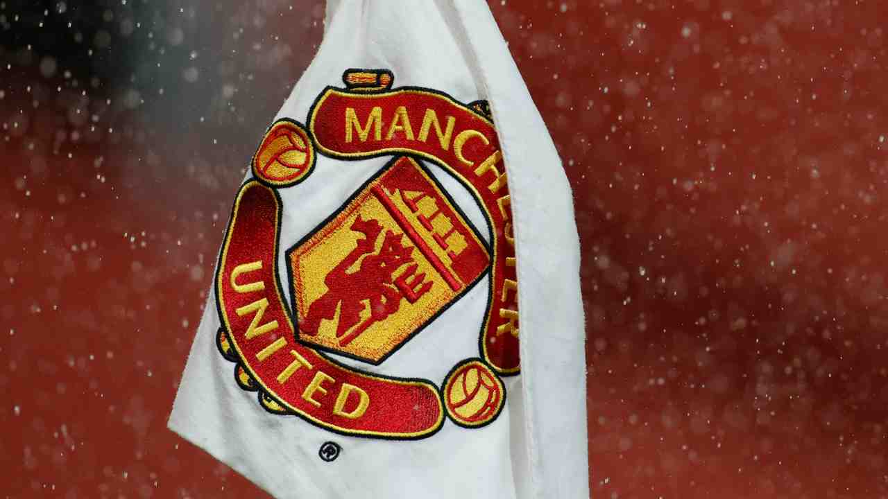 La bandierina del corner con il logo del Manchester United