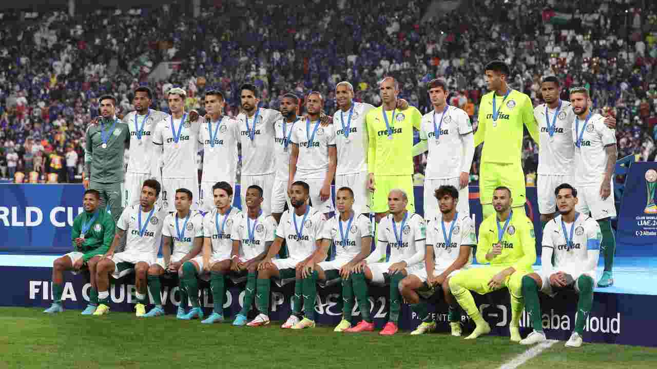 Giocatori Palmeiras in posa per la foto con le medaglie