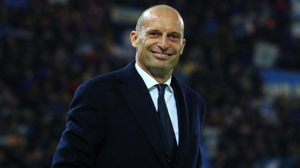 Il tecnico della Juve Allegri sorride