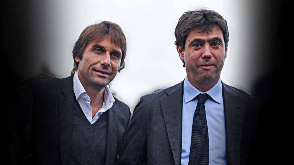 Conte e Agnelli sorridono