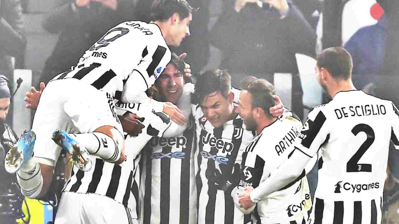 Giocatori della Juventus esultano dopo il gol
