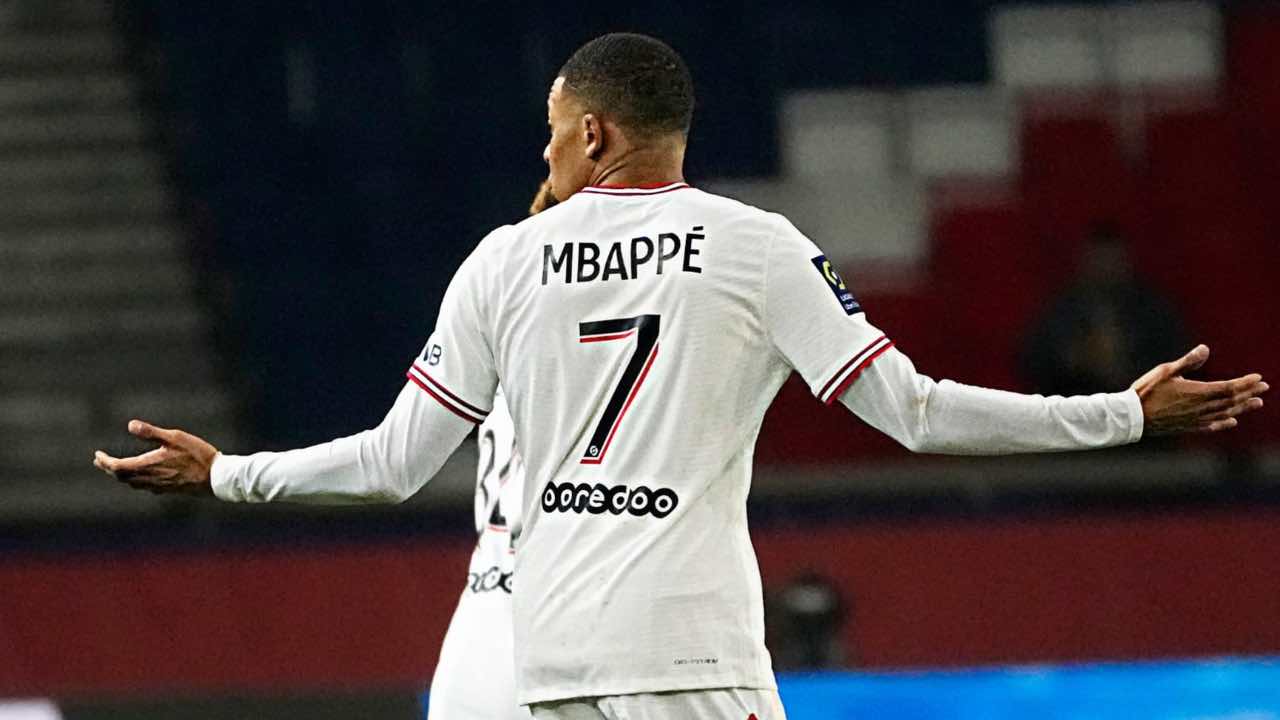 Mbappé in campo col PSG