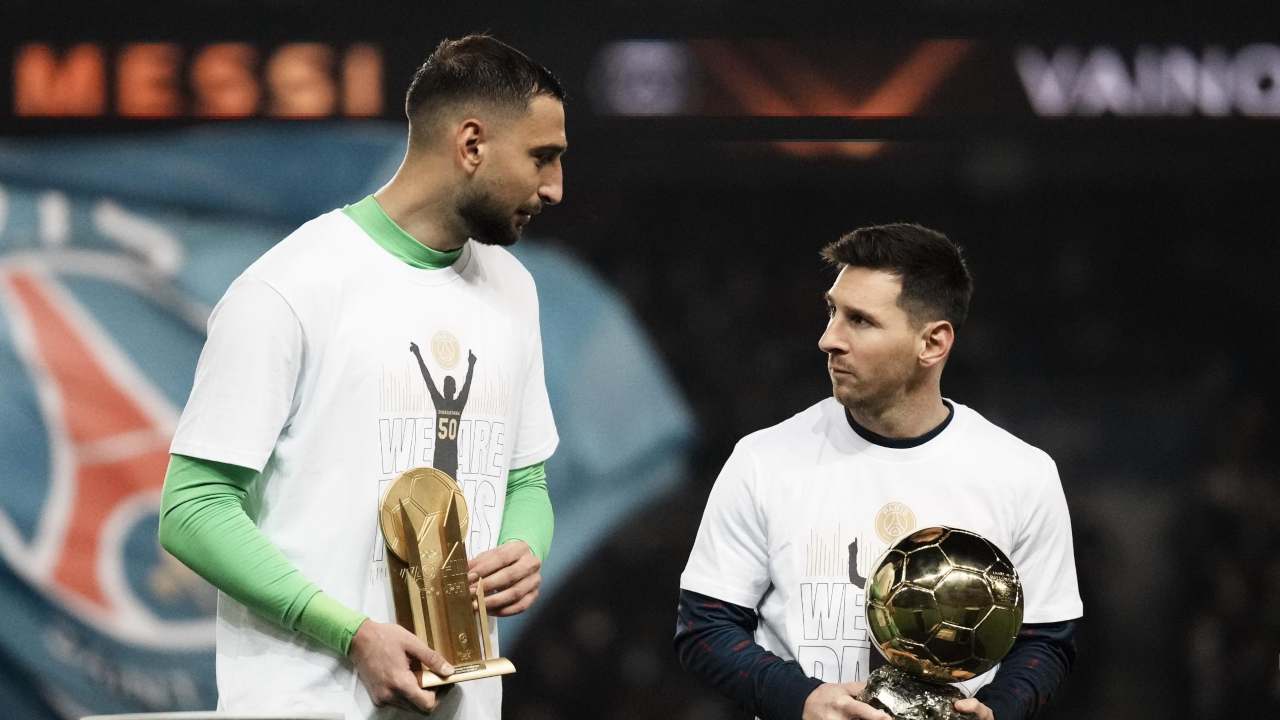 Donnarumma e Messi prima del match col Nizza