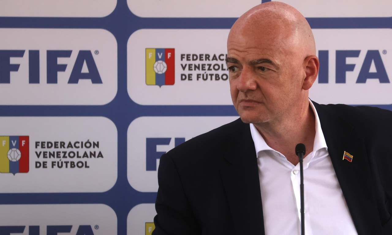 Il presidente della FIFA Gianni Infantino di profilo