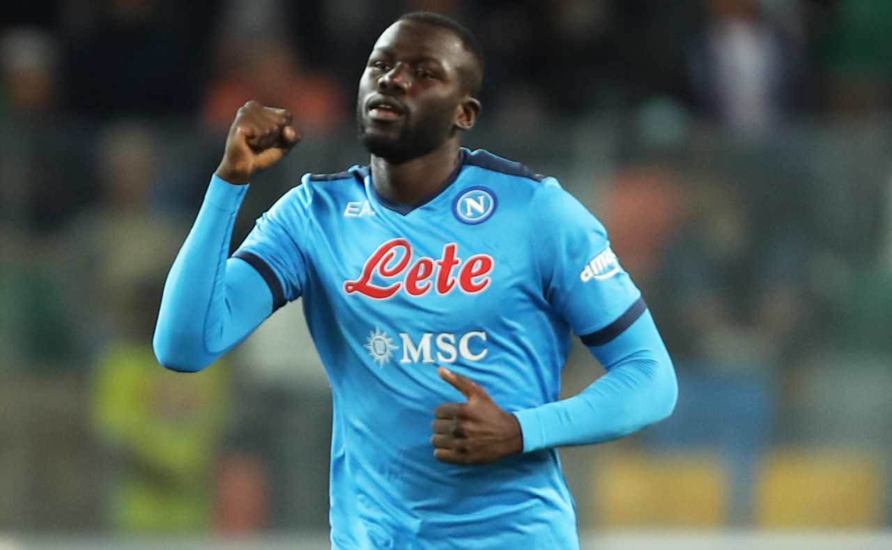 Koulibaly alza il pugno