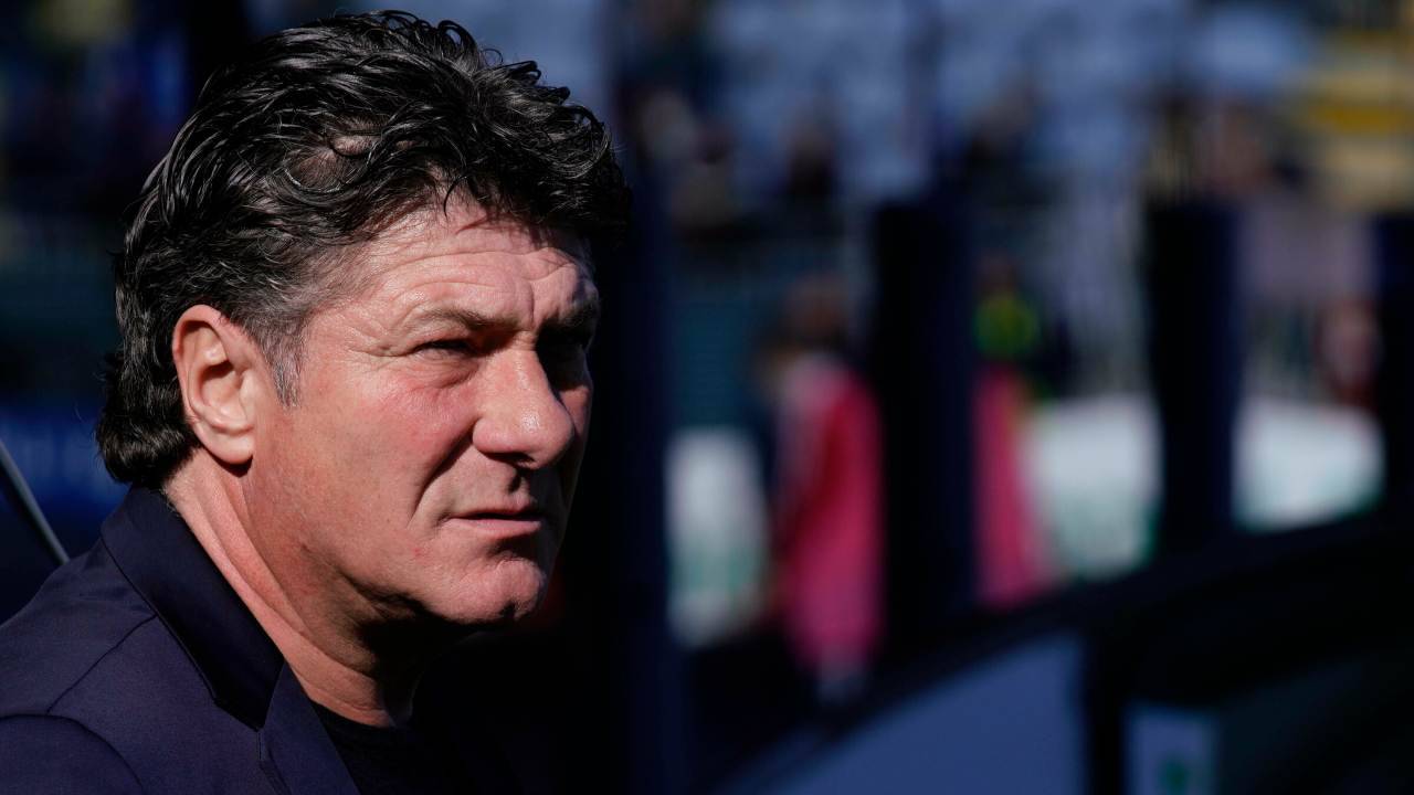 Mazzarri durante il match con la Fiorentina