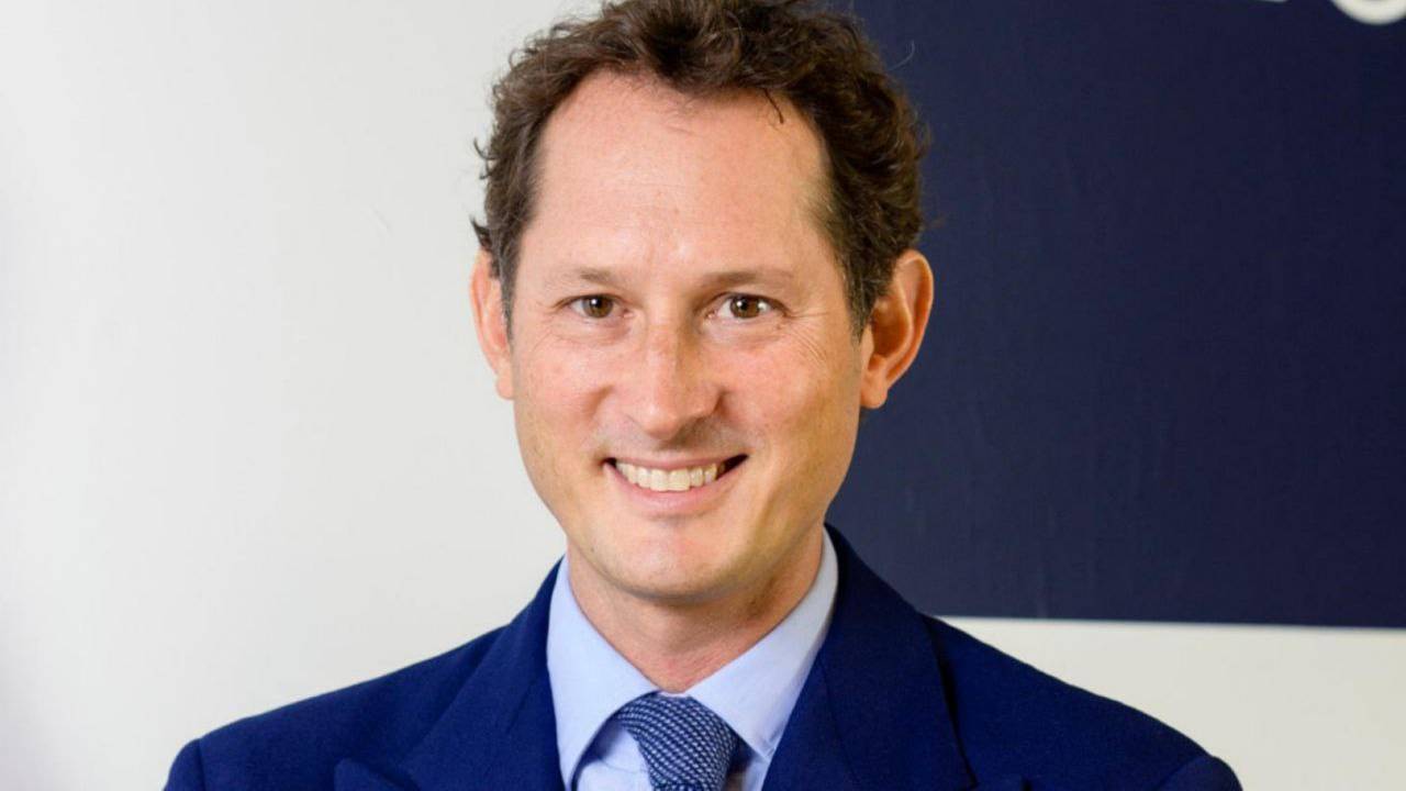 John Elkann sorride 