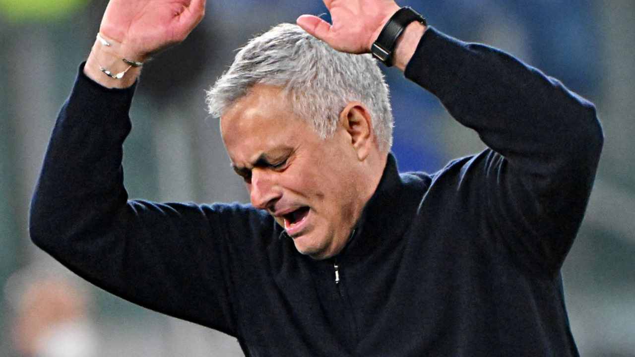 Mourinho si dispera 