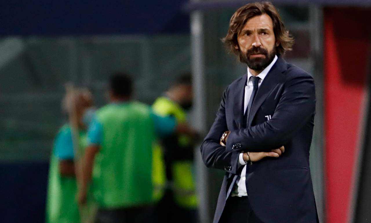 Pirlo con le braccia conserte